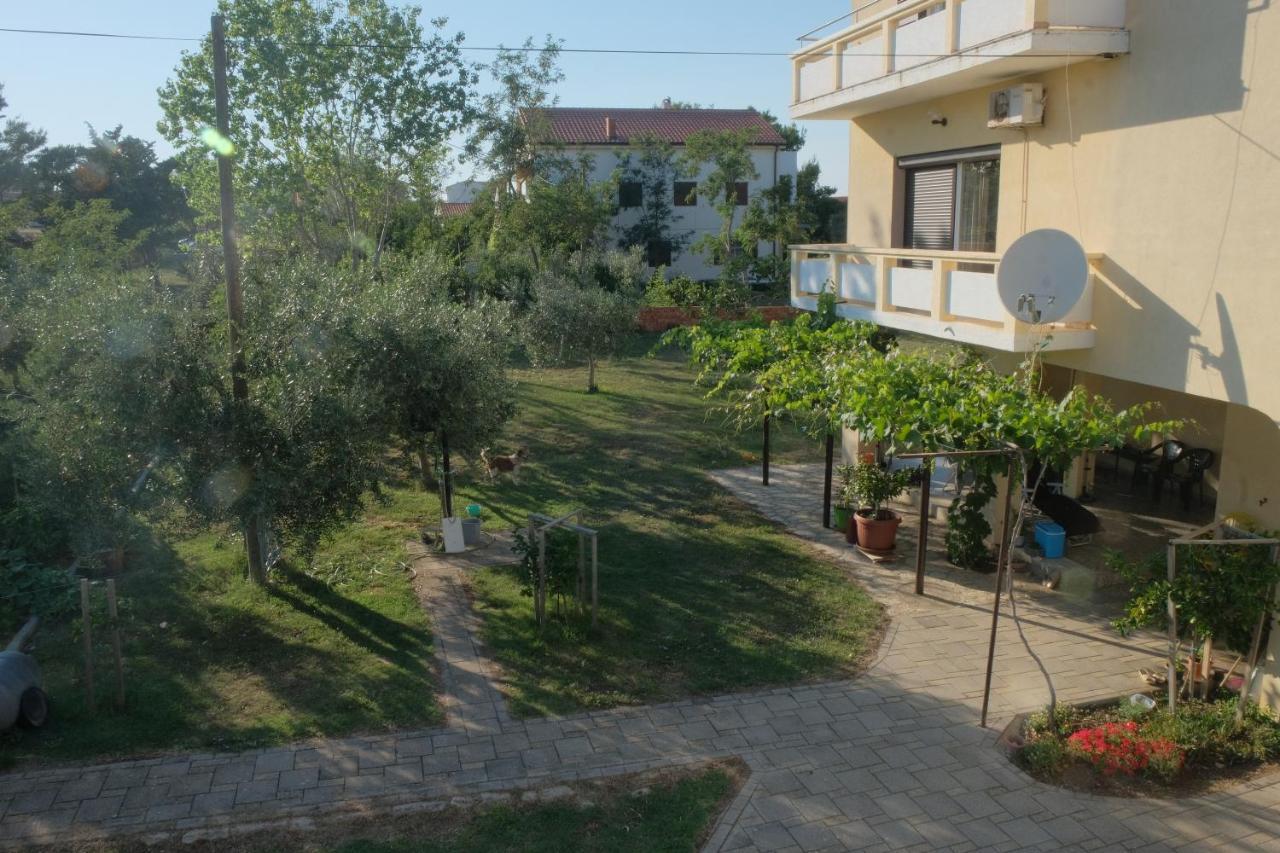 Apartmani Bosiljka Nin Esterno foto