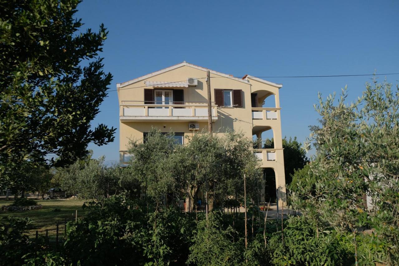 Apartmani Bosiljka Nin Esterno foto