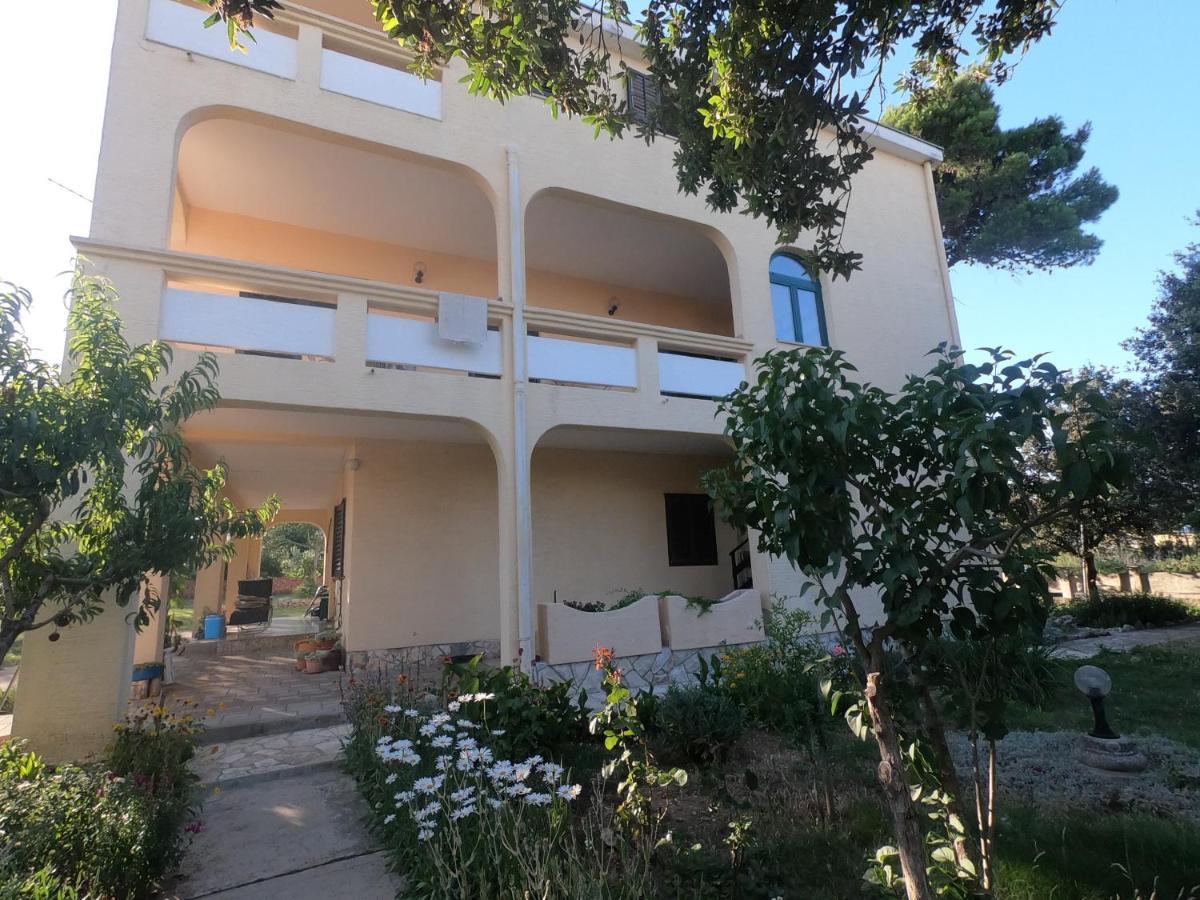 Apartmani Bosiljka Nin Esterno foto
